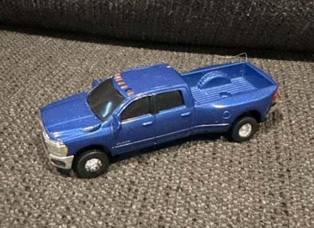 Ertl Ram 3500 HD Dually Pickup Truck Blue Diecast Model 1:64